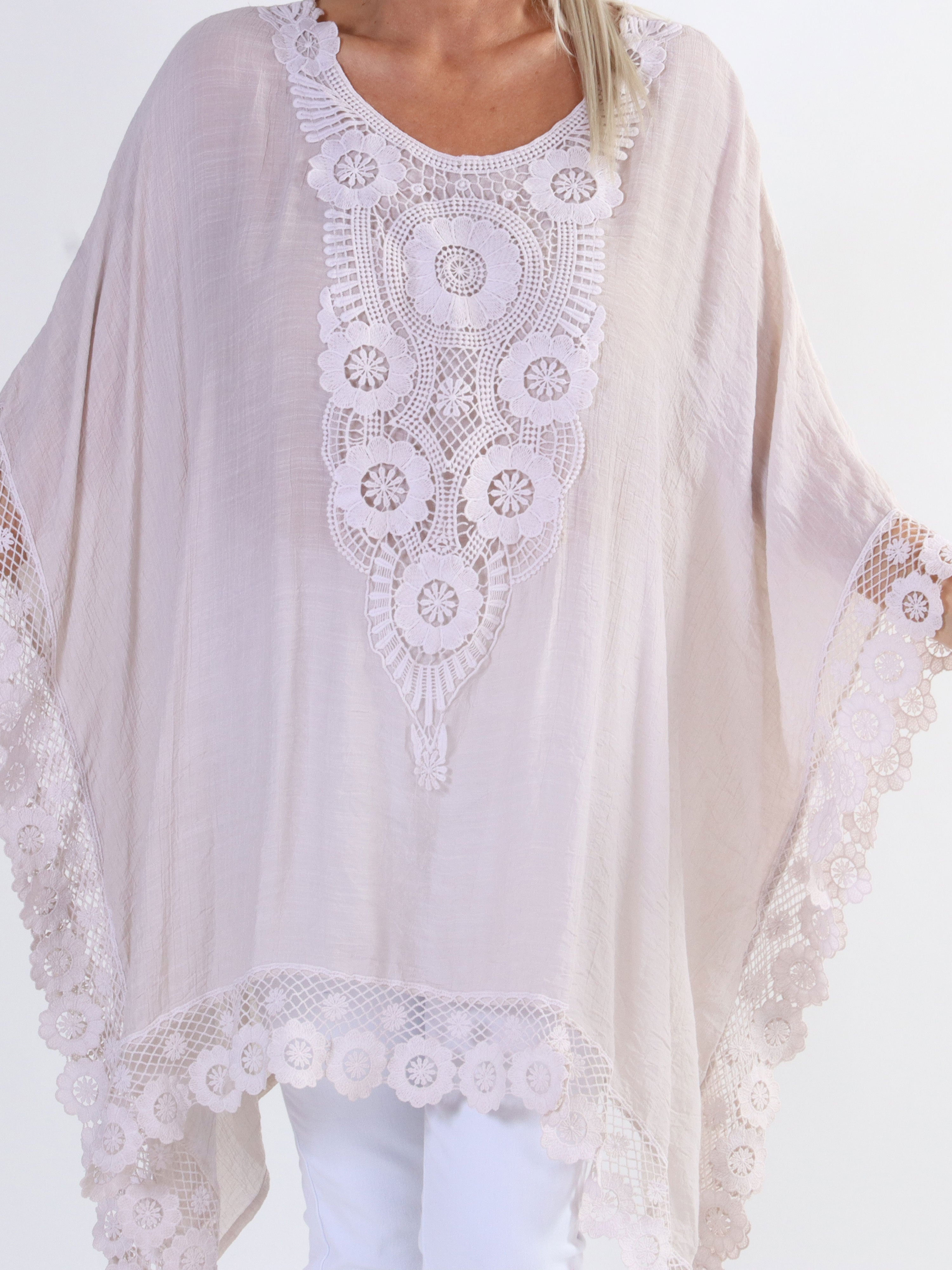 Leslie - Smuk plus size tunika med blondekanter